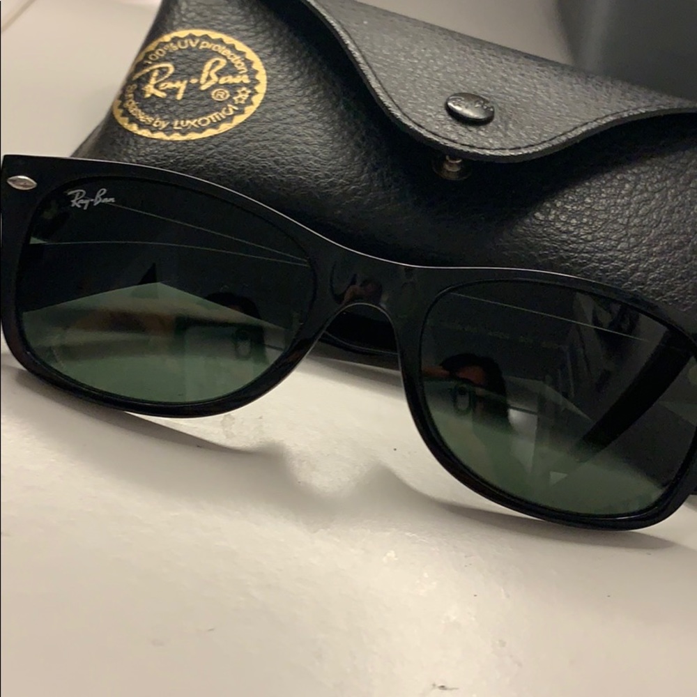 Rayaban glasses with case